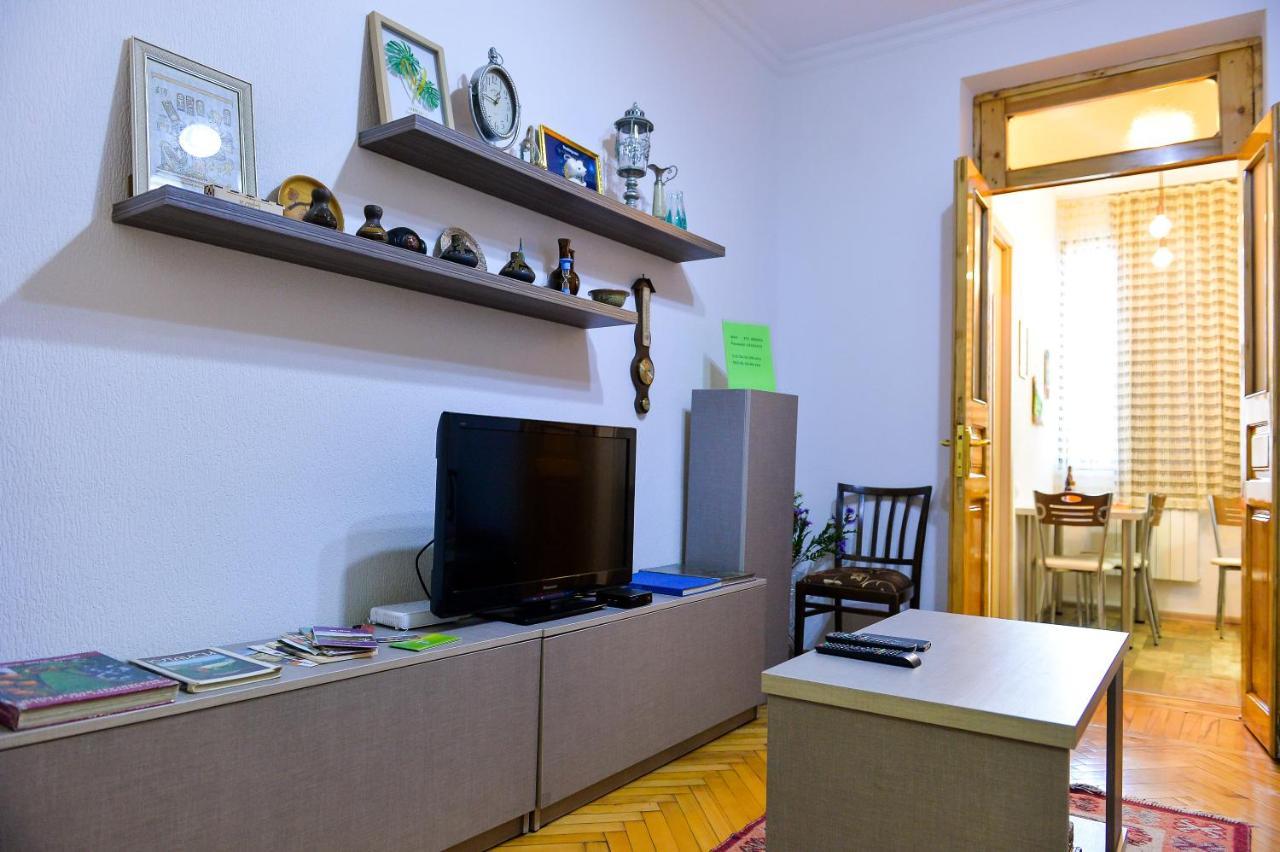 Apartment On Rustaveli Avenue Kʼutʼaisi Exterior foto