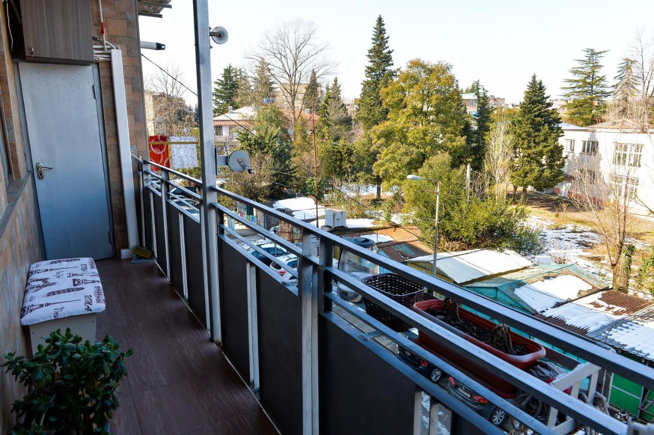 Apartment On Rustaveli Avenue Kʼutʼaisi Exterior foto