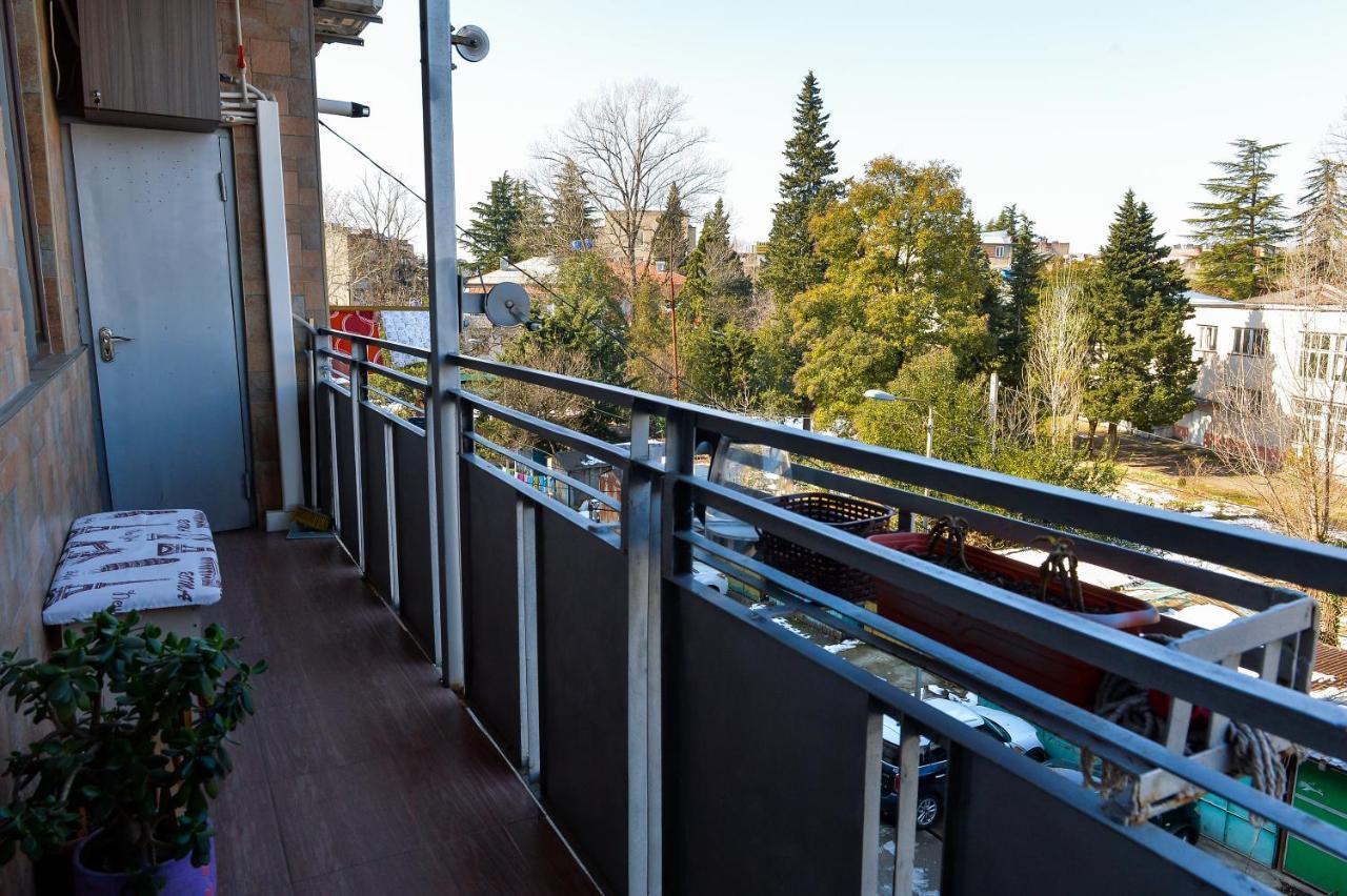 Apartment On Rustaveli Avenue Kʼutʼaisi Exterior foto