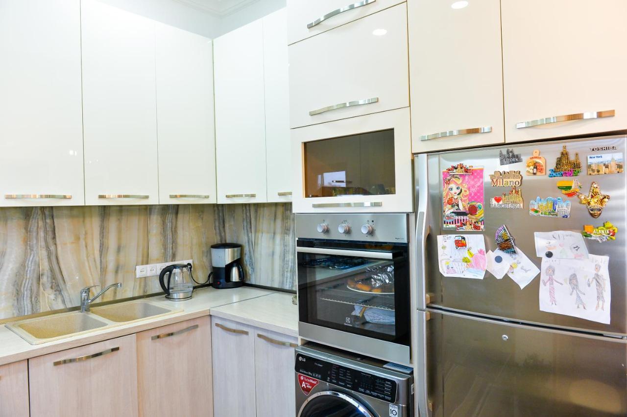 Apartment On Rustaveli Avenue Kʼutʼaisi Exterior foto